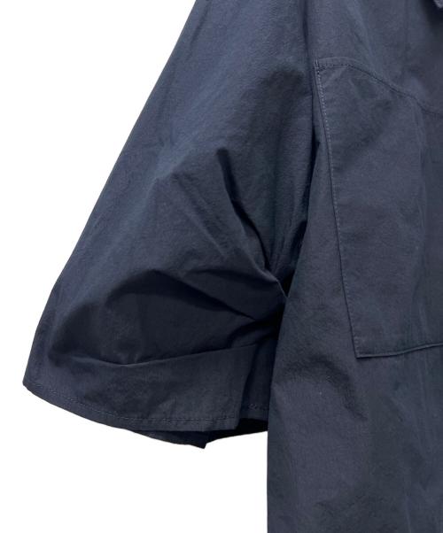 IENA（イエナ）IENA (イエナ) FABRICA クロップドシャツ ネイビー サイズ:FREEの古着・服飾アイテム