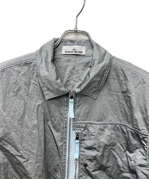 STONE ISLAND（ストーンアイランド）STONE ISLAND (ストーンアイランド) 	NYLON METAL IN ECONYL SHORT SLEEVE SHIRT グレー サイズ:Ｌの古着・服飾アイテム