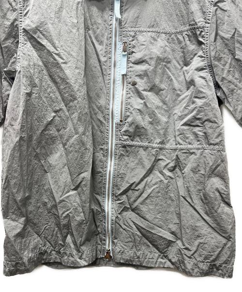 STONE ISLAND（ストーンアイランド）STONE ISLAND (ストーンアイランド) 	NYLON METAL IN ECONYL SHORT SLEEVE SHIRT グレー サイズ:Ｌの古着・服飾アイテム
