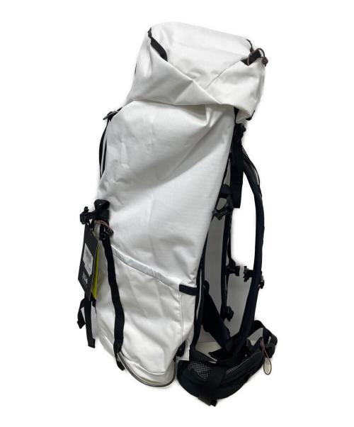MOUNTAIN HARD WEAR（マウンテンハードウェア）MOUNTAIN HARD WEAR (マウンテンハードウェア) バックパック ホワイトの古着・服飾アイテム
