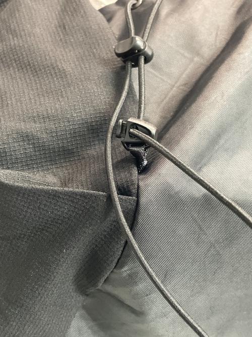 MOUNTAIN HARD WEAR（マウンテンハードウェア）MOUNTAIN HARD WEAR (マウンテンハードウェア) バックパック ホワイトの古着・服飾アイテム