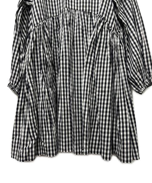 BEARDSLEY（ビアズリー）BEARDSLEY (ビアズリー) 長袖ワンピース ホワイト×ブラック サイズ:FREEの古着・服飾アイテム