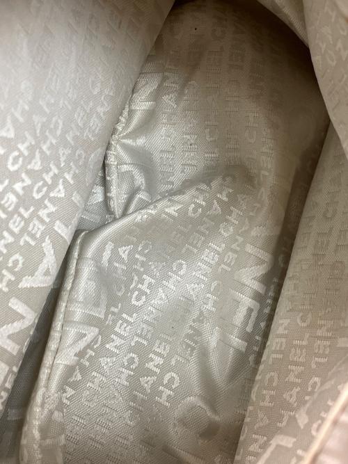 CHANEL（シャネル）CHANEL (シャネル) ココマーク No.5チャーム キャンバス切替マトラッセチェーンバッグ ネイビー×ベージュの古着・服飾アイテム