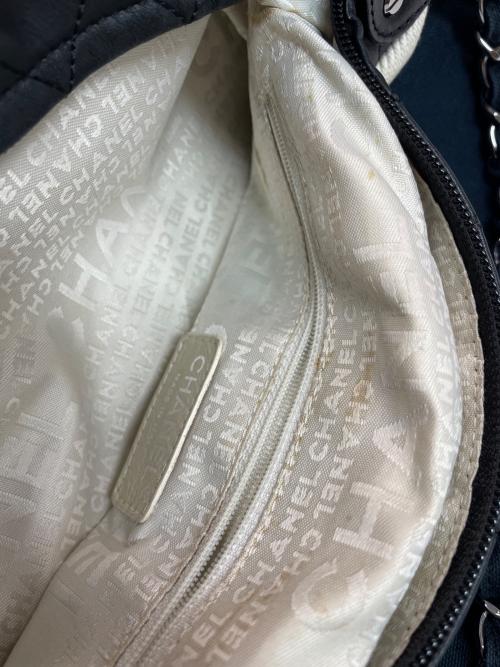 CHANEL（シャネル）CHANEL (シャネル) ココマーク No.5チャーム キャンバス切替マトラッセチェーンバッグ ネイビー×ベージュの古着・服飾アイテム