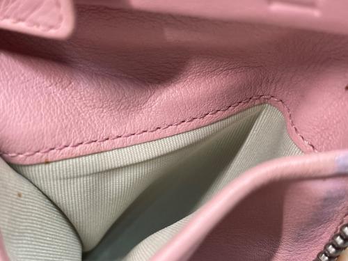 LOEWE（ロエベ）LOEWE (ロエベ) 2つ折り財布 ピンク×ボルドーの古着・服飾アイテム