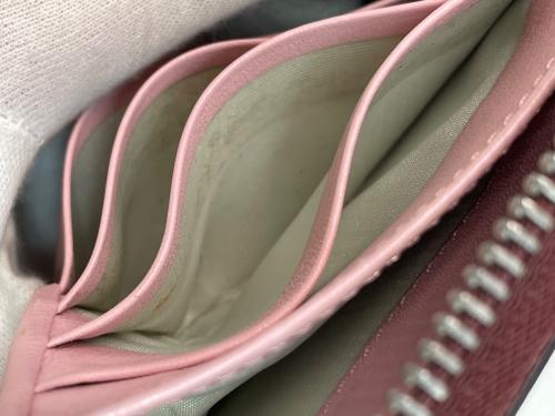 LOEWE（ロエベ）LOEWE (ロエベ) 2つ折り財布 ピンク×ボルドーの古着・服飾アイテム