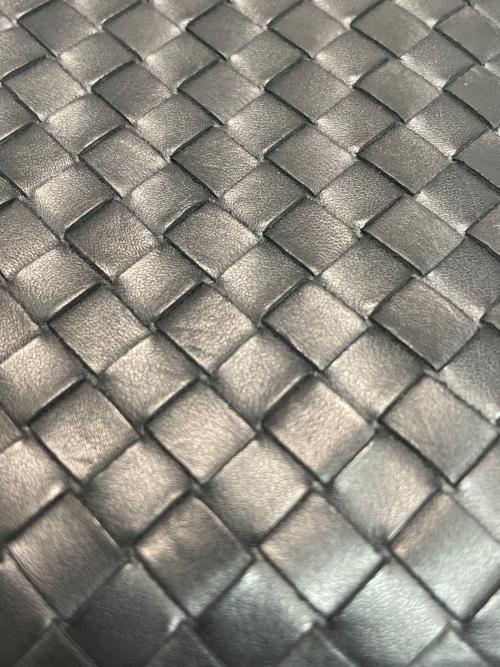 BOTTEGA VENETA（ボッテガベネタ）BOTTEGA VENETA (ボッテガベネタ) ラウンドファスナー財布 ブラックの古着・服飾アイテム