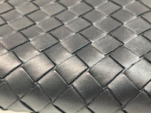 BOTTEGA VENETA（ボッテガベネタ）BOTTEGA VENETA (ボッテガベネタ) ラウンドファスナー財布 ブラックの古着・服飾アイテム
