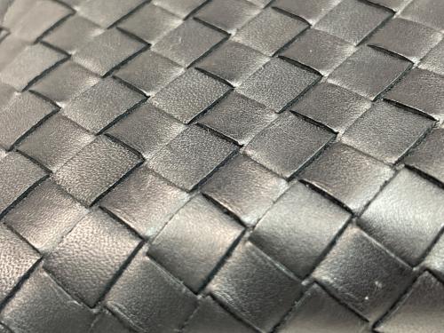 BOTTEGA VENETA（ボッテガベネタ）BOTTEGA VENETA (ボッテガベネタ) ラウンドファスナー財布 ブラックの古着・服飾アイテム