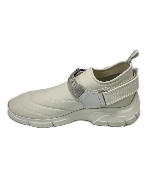 PRADA（プラダ）PRADA (プラダ) スニーカー ホワイト サイズ:SIZE 7 1/2の古着・服飾アイテム