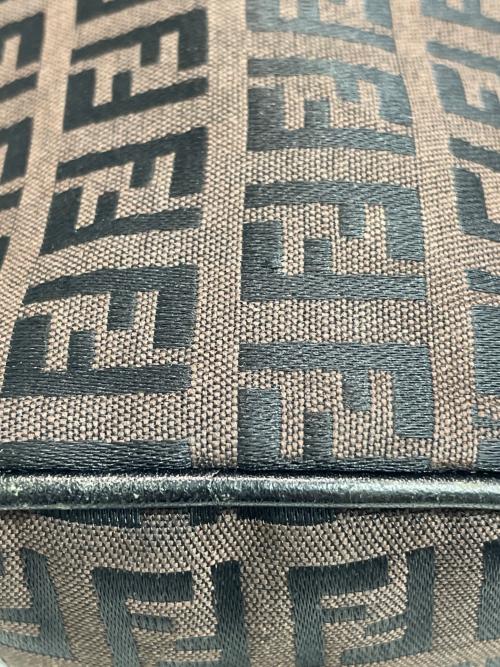 FENDI（フェンディ）FENDI (フェンディ) ハンドバッグ ブラウンの古着・服飾アイテム