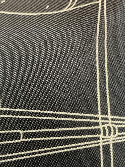 HERMES（エルメス）HERMES (エルメス) 大判スカーフ ブラック×ベージュの古着・服飾アイテム