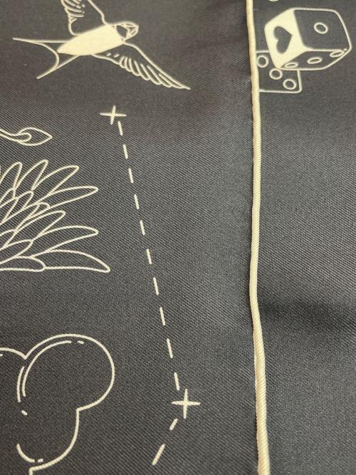HERMES（エルメス）HERMES (エルメス) 大判スカーフ ブラック×ベージュの古着・服飾アイテム