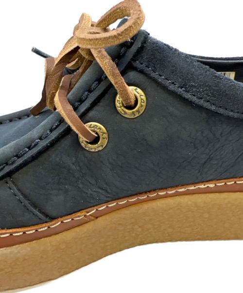 CLARKS（クラークス）CLARKS (クラークス) Clarkwood Moc ネイビー×ブラウン サイズ:7の古着・服飾アイテム