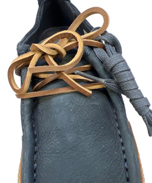 CLARKS（クラークス）CLARKS (クラークス) Clarkwood Moc ネイビー×ブラウン サイズ:7の古着・服飾アイテム