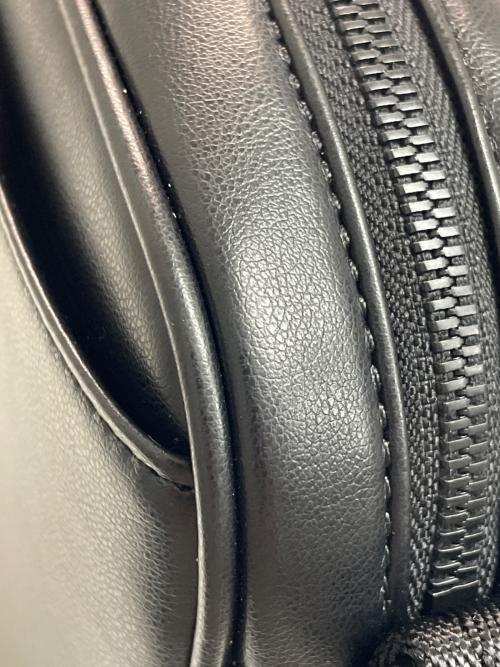 DIESEL（ディーゼル）DIESEL (ディーゼル) ショルダーバッグ ブラックの古着・服飾アイテム