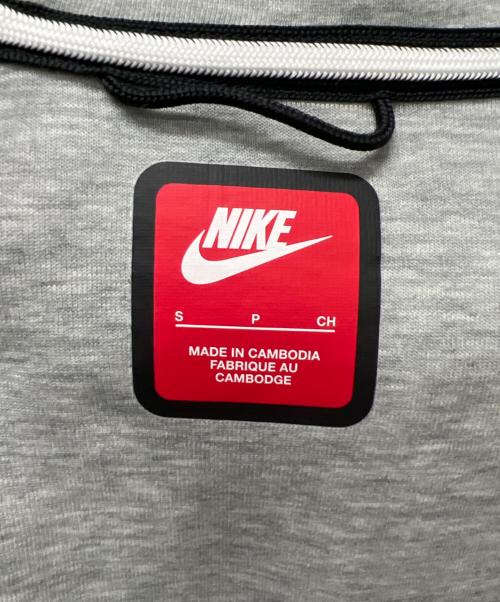 NIKE（ナイキ）NIKE (ナイキ) フルジップ ウィンドランナー パーカー グレー サイズ:Ｓの古着・服飾アイテム