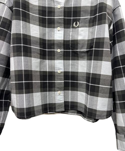 FRED PERRY（フレッドペリー）FRED PERRY (フレッドペリー) クロップドシャツ ブルー×ブラック サイズ:10の古着・服飾アイテム