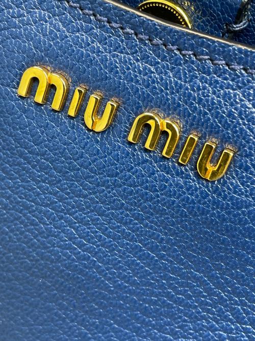 MIU MIU（ミュウミュウ）MIU MIU (ミュウミュウ) 2WAYバッグ ブルーの古着・服飾アイテム