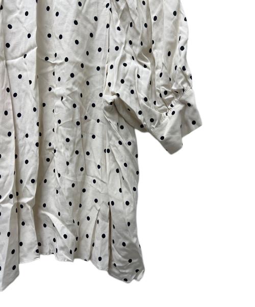 DRESSTERIOR（ドレステリア）DRESSTERIOR (ドレステリア) ドットプリントボリュームスリーブブラウス ベージュ サイズ:３４の古着・服飾アイテム