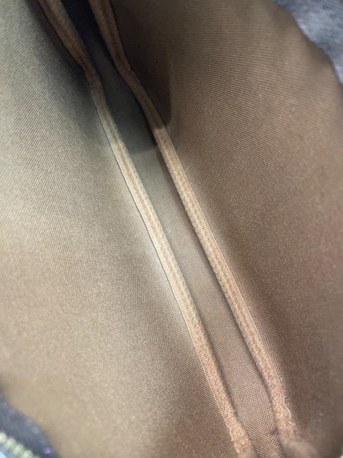 LOUIS VUITTON（ルイ ヴィトン）LOUIS VUITTON (ルイ ヴィトン) ショルダーバッグ ブラウンの古着・服飾アイテム