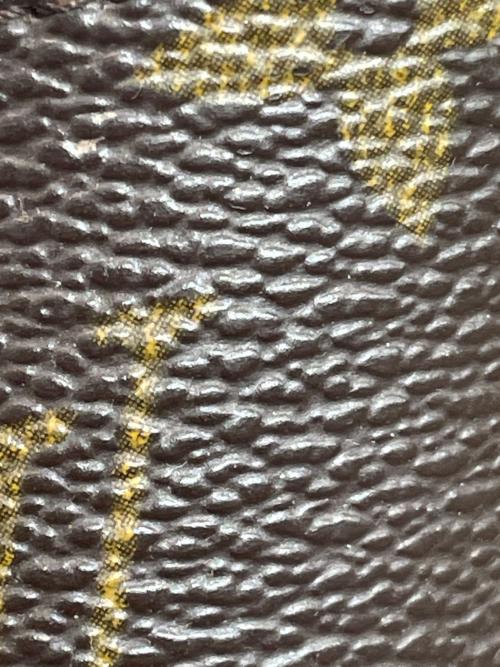 LOUIS VUITTON（ルイ ヴィトン）LOUIS VUITTON (ルイ ヴィトン) ショルダーバッグ ブラウンの古着・服飾アイテム