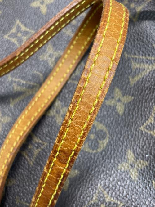 LOUIS VUITTON（ルイ ヴィトン）LOUIS VUITTON (ルイ ヴィトン) ショルダーバッグ ブラウンの古着・服飾アイテム