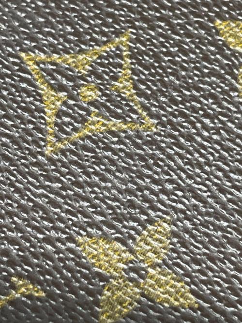 LOUIS VUITTON（ルイ ヴィトン）LOUIS VUITTON (ルイ ヴィトン) ショルダーバッグ ブラウンの古着・服飾アイテム
