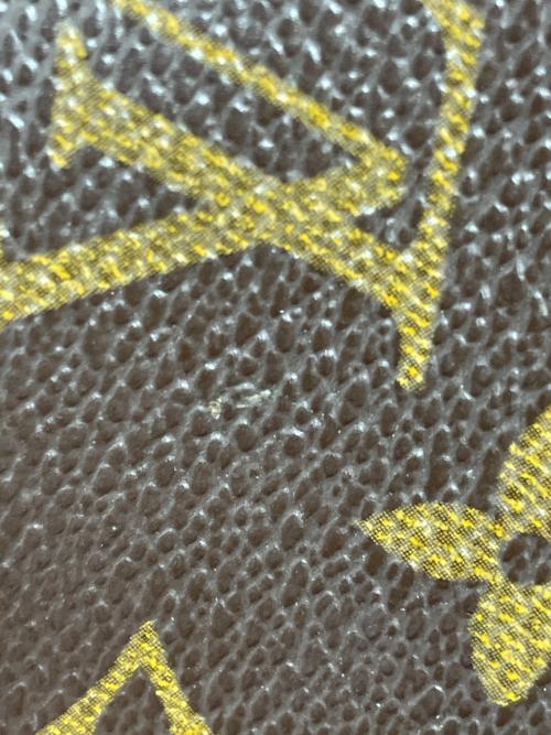 LOUIS VUITTON（ルイ ヴィトン）LOUIS VUITTON (ルイ ヴィトン) ショルダーバッグ ブラウンの古着・服飾アイテム