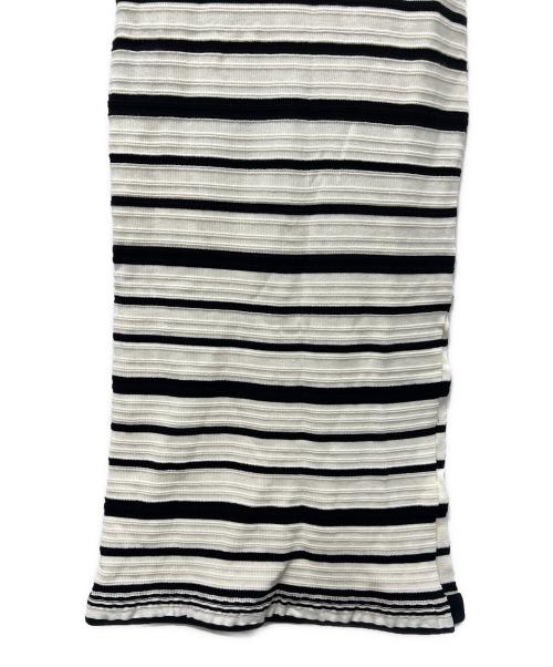 Lily Brown（リリーブラウン）Lily Brown (リリーブラウン) MARY QUANT (マリークヮント) デイジーボタンノースリーブニットワンピース ホワイト×ブラック サイズ:FREEの古着・服飾アイテム