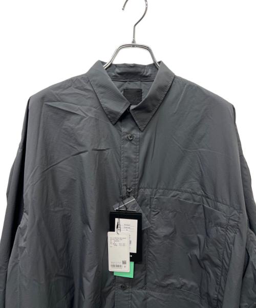 DAIWA PIER39（ダイワ ピア39）DAIWA PIER39 (ダイワ ピア39) TECH TRAVEL SHIRT ライトグレー サイズ:ＸＬの古着・服飾アイテム