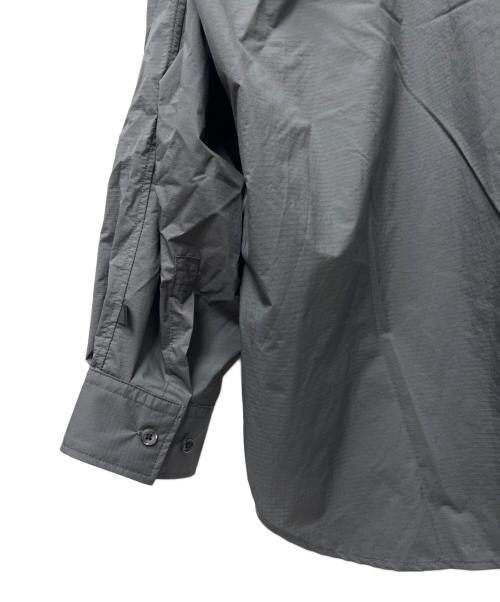 DAIWA PIER39（ダイワ ピア39）DAIWA PIER39 (ダイワ ピア39) TECH TRAVEL SHIRT ライトグレー サイズ:ＸＬの古着・服飾アイテム