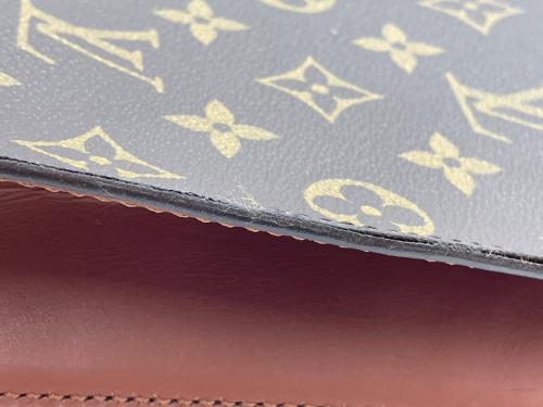LOUIS VUITTON（ルイ ヴィトン）LOUIS VUITTON (ルイ ヴィトン) セカンドバッグ ブラウンの古着・服飾アイテム