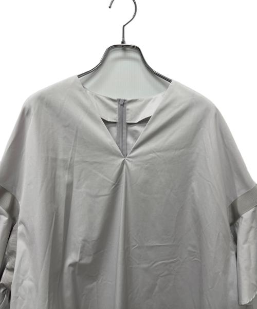LE PHIL（ル フィル）LE PHIL (ル フィル) ラッフルスリーブ ブラウス グレー サイズ:FREEの古着・服飾アイテム