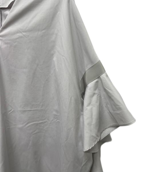 LE PHIL（ル フィル）LE PHIL (ル フィル) ラッフルスリーブ ブラウス グレー サイズ:FREEの古着・服飾アイテム