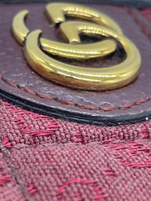 GUCCI（グッチ）GUCCI (グッチ) 2つ折り財布 レッド×ベージュの古着・服飾アイテム