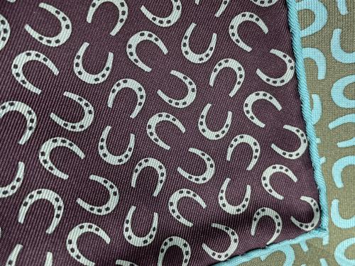 HERMES（エルメス）HERMES (エルメス) A Cheval sur mon Carre グリーンの古着・服飾アイテム