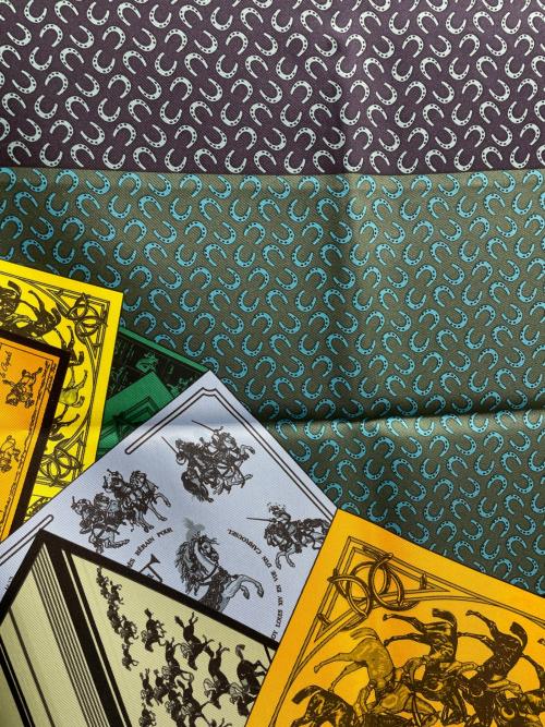 HERMES（エルメス）HERMES (エルメス) A Cheval sur mon Carre グリーンの古着・服飾アイテム