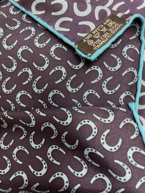 HERMES（エルメス）HERMES (エルメス) A Cheval sur mon Carre グリーンの古着・服飾アイテム