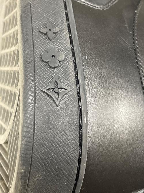 LOUIS VUITTON（ルイ ヴィトン）LOUIS VUITTON (ルイ ヴィトン) ローカットレザースニーカー ブラック サイズ:SIZE 10の古着・服飾アイテム