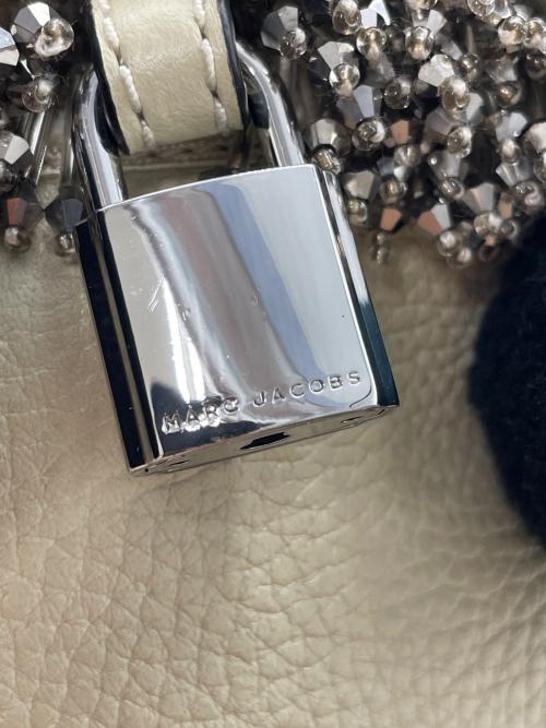 MARC JACOBS（マークジェイコブス）MARC JACOBS (マークジェイコブス) ビーズ＆ポム ショルダーバッグ ベージュの古着・服飾アイテム