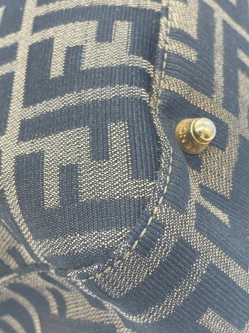 FENDI（フェンディ）FENDI (フェンディ) ズッカハンドバッグ ベージュの古着・服飾アイテム