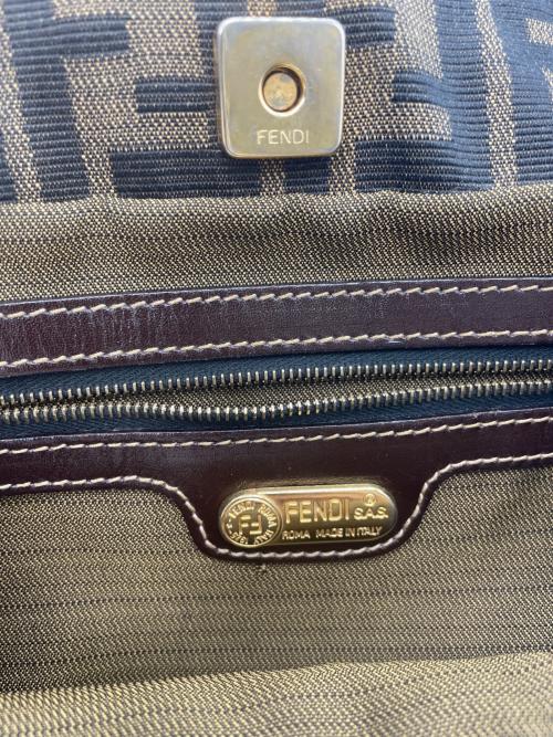 FENDI（フェンディ）FENDI (フェンディ) ズッカハンドバッグ ベージュの古着・服飾アイテム
