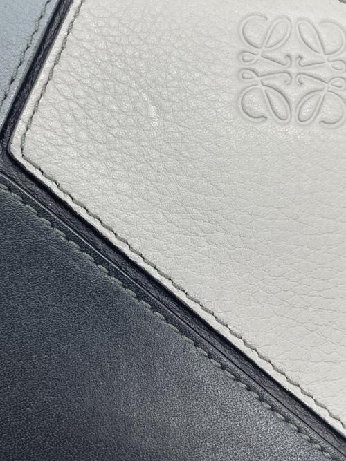 LOEWE（ロエベ）LOEWE (ロエベ) パズルラウンドジップウォレット グレーの古着・服飾アイテム