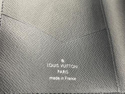 LOUIS VUITTON（ルイ ヴィトン）LOUIS VUITTON (ルイ ヴィトン) クーヴェルテュール・パスポール ブラックの古着・服飾アイテム
