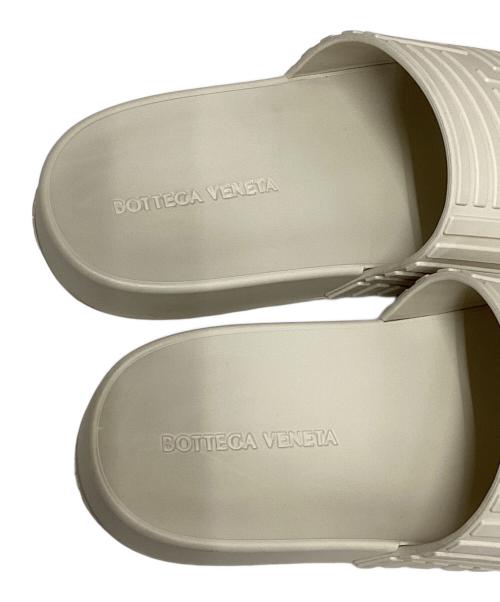 BOTTEGA VENETA（ボッテガベネタ）BOTTEGA VENETA (ボッテガベネタ) スライダーサンダル アイボリー サイズ:SIZE 35の古着・服飾アイテム