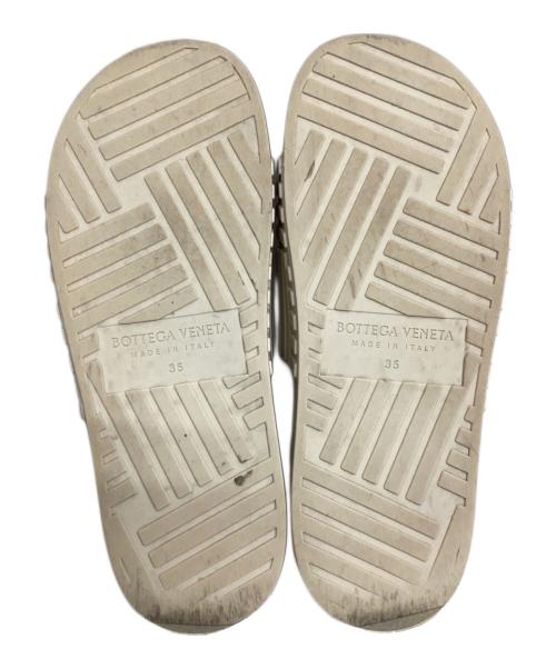BOTTEGA VENETA（ボッテガベネタ）BOTTEGA VENETA (ボッテガベネタ) スライダーサンダル アイボリー サイズ:SIZE 35の古着・服飾アイテム