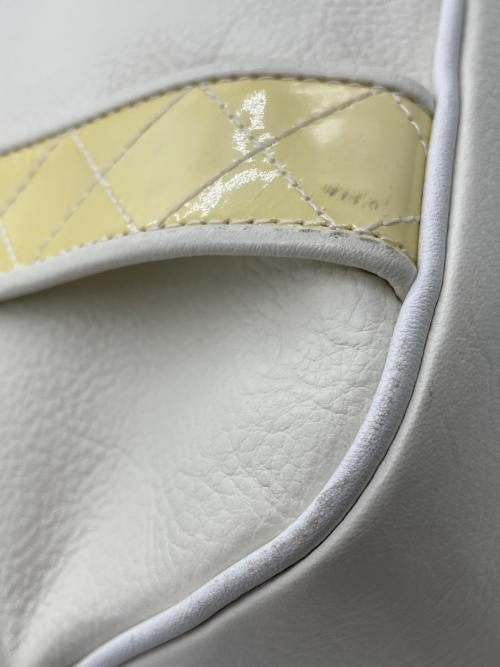 BURBERRY（バーバリー）BURBERRY (バーバリー) ショルダーバッグ ホワイト×イエローの古着・服飾アイテム