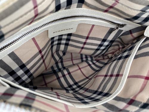 BURBERRY（バーバリー）BURBERRY (バーバリー) ショルダーバッグ ホワイト×イエローの古着・服飾アイテム