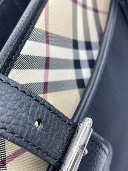 BURBERRY（バーバリー）BURBERRY (バーバリー) 2WAYバッグ ブラック×ベージュの古着・服飾アイテム